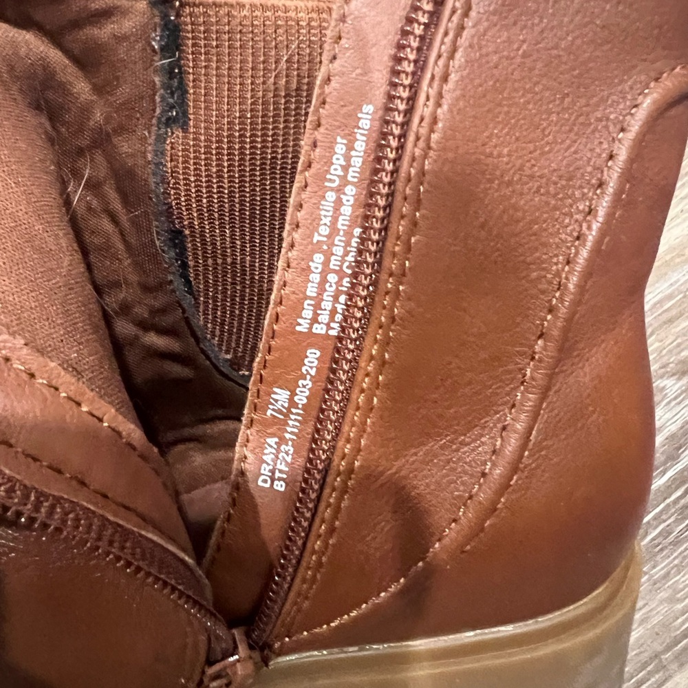 Beartrap Chelsea Bootie - Picture 5 of 6